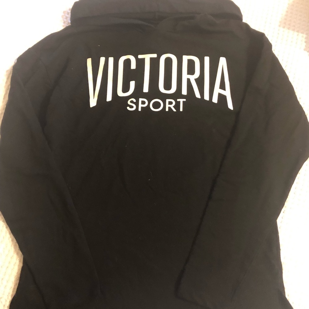 NWOT Victoria Sport Hooded Long Sleeve Tee